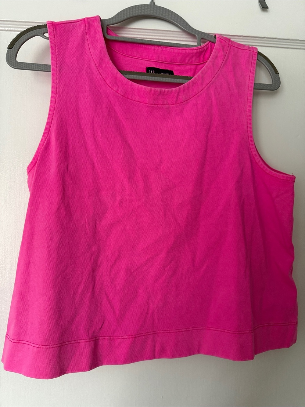 GAP Women's Bright Pink Sleeveless Tank Top
